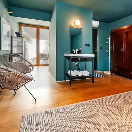 Guest house & Carera 6