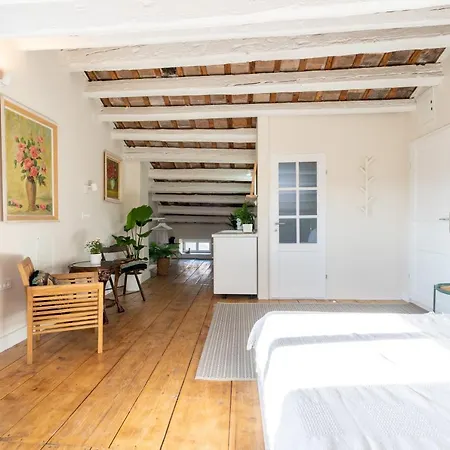 & Carera 6 Guest house 3*